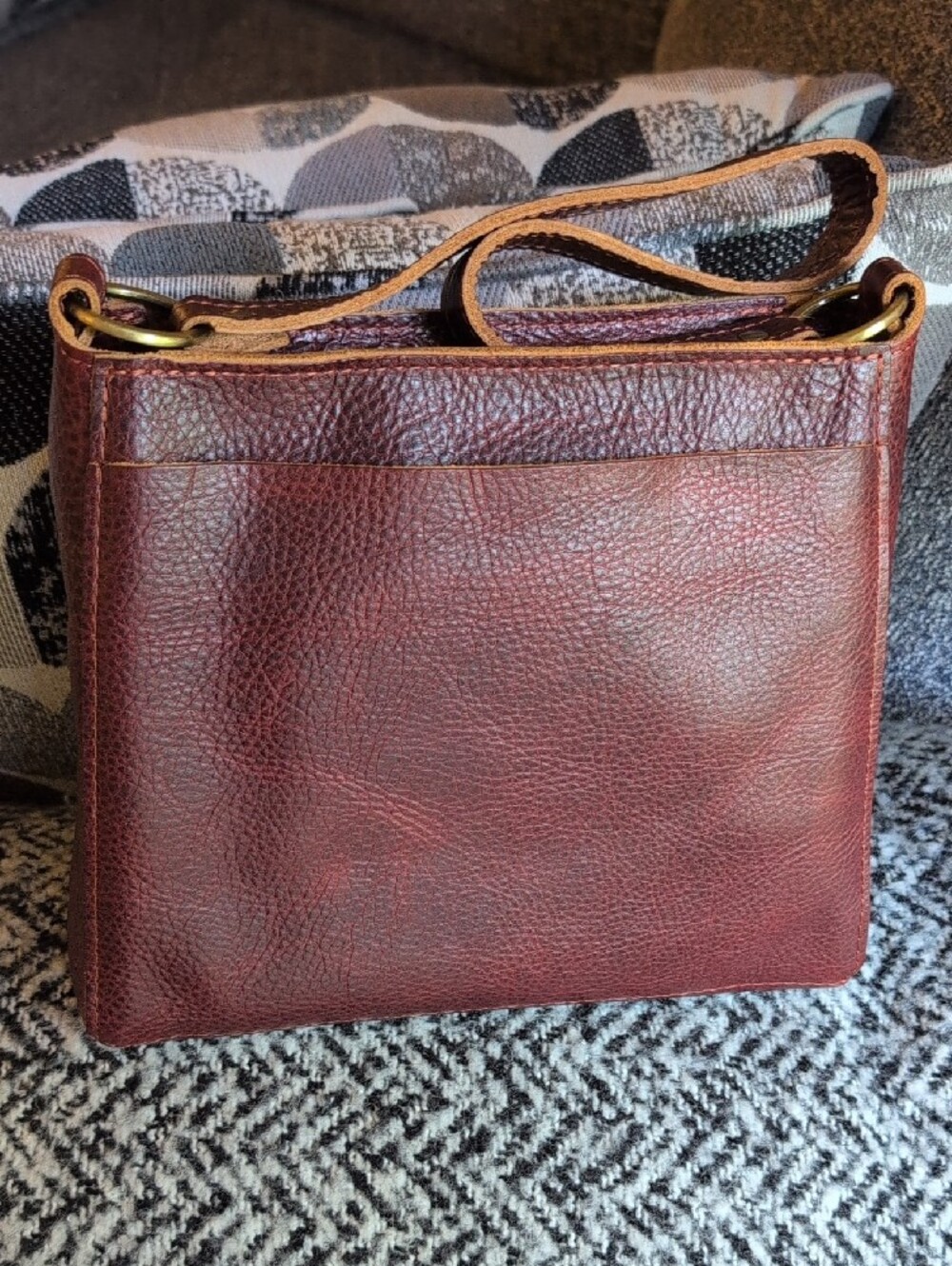 Portland Leather Cinnamon Bear Triangle Shoulder Bag NWOT - Picture 3 of 14